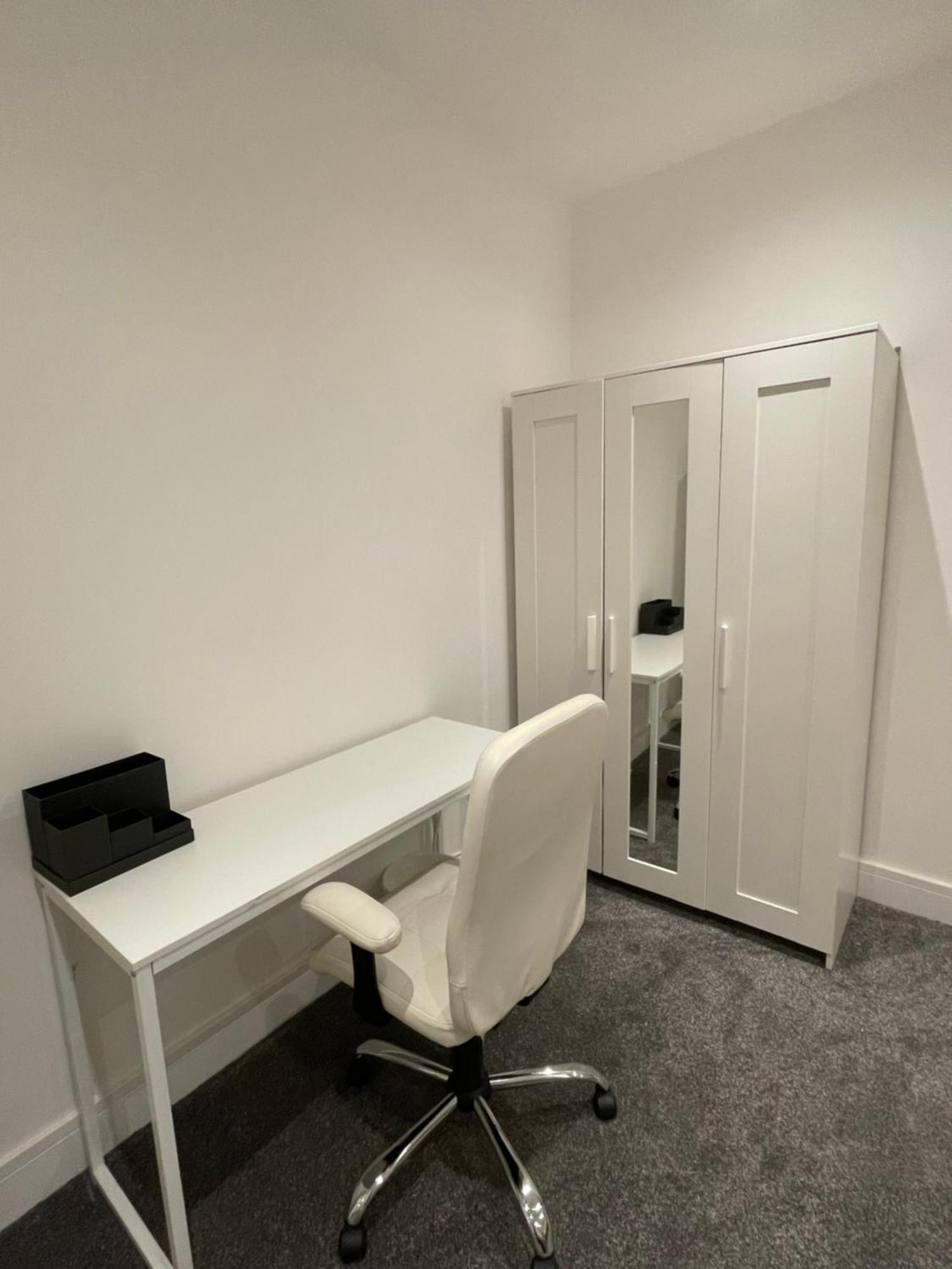 Newly Renovated Flat In Ashtead Apartment Exterior photo