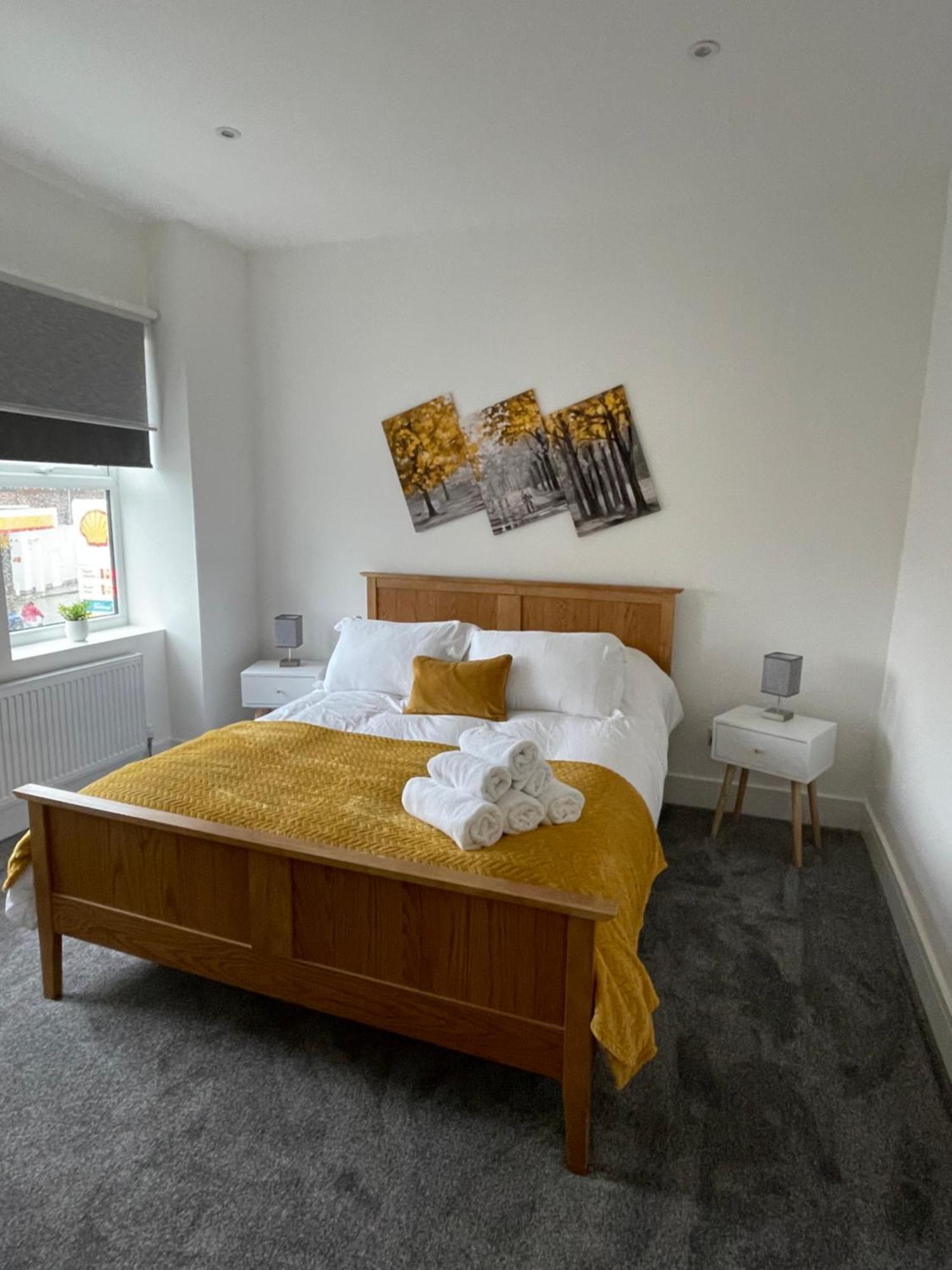 Newly Renovated Flat In Ashtead Apartment Exterior photo